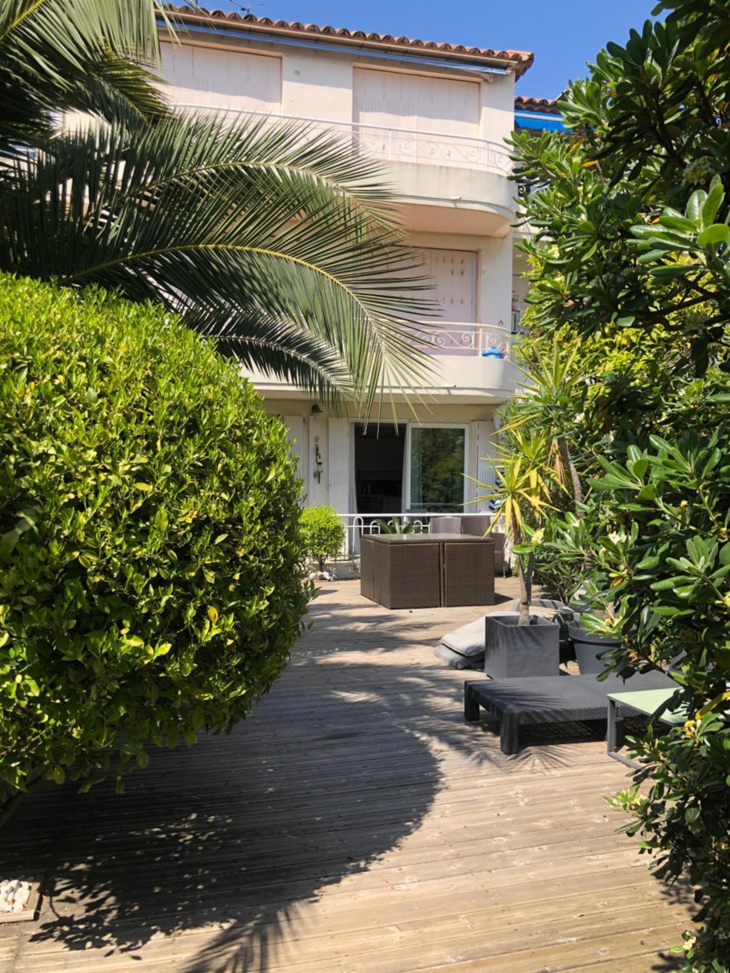 Only 60M To The Beach, 2 Bedroom Cozy Apartment, 80M2 Big Garden, Very Central Cannes Exterior photo