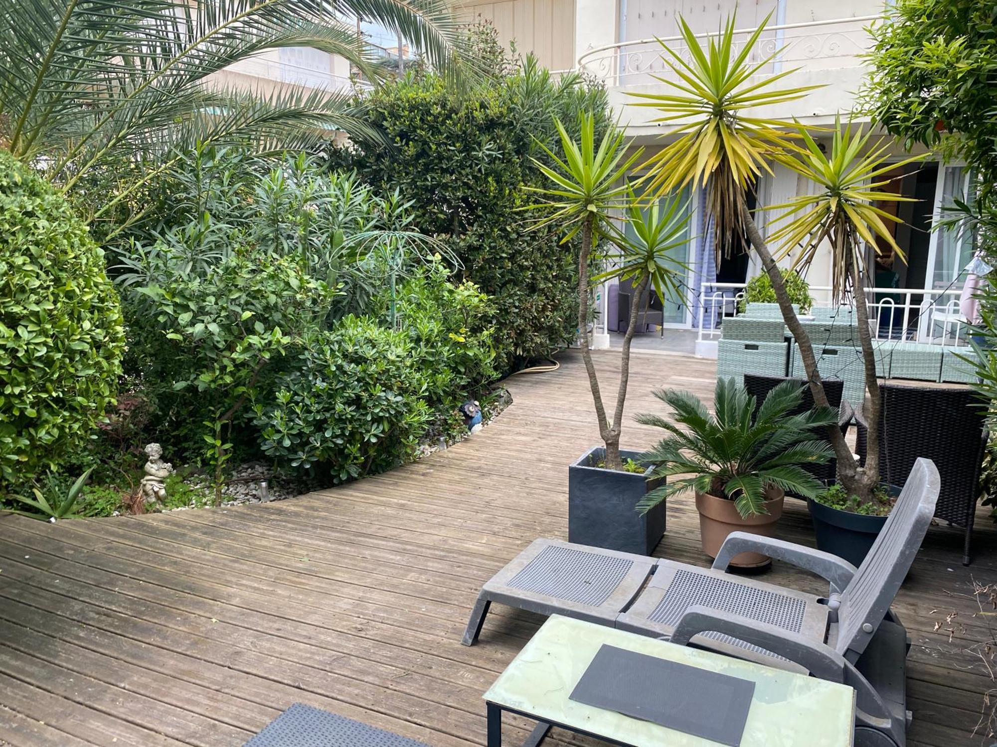 Only 60M To The Beach, 2 Bedroom Cozy Apartment, 80M2 Big Garden, Very Central Cannes Exterior photo